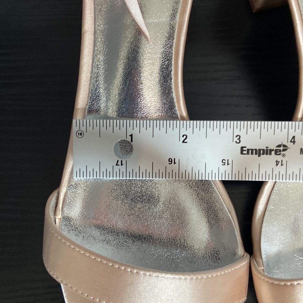 Women’s Champagne open toe 2 1/2” heel, silk, pearls stones SZ10/41 NWOT - Picture 8 of 11